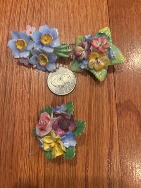 Hand-Painted Porcelain Floral Brooches - Multicolor